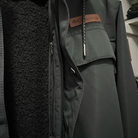 Sold Columbia heavy jacket outside poshmark - Picture 8 of 8
